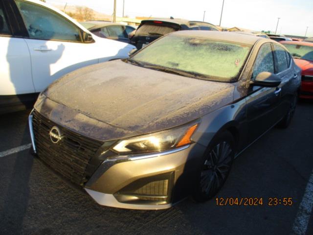 2022 Nissan Altima SR