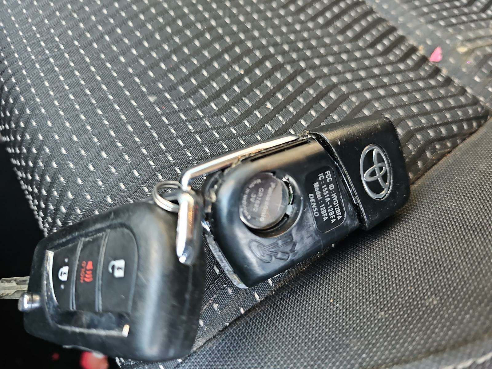 2017 Toyota Corolla iM Base FWD