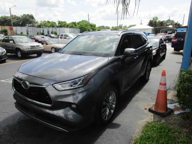 2022 Toyota Highlander Platinum