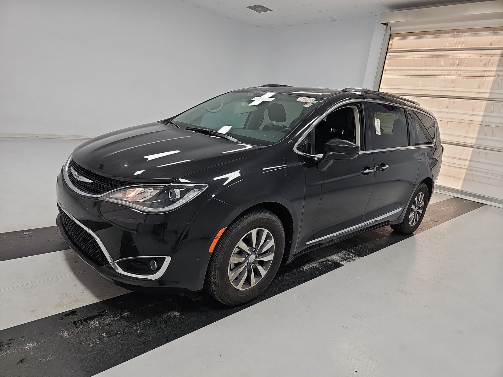 2020 Chrysler Pacifica Touring L Plus 121.6