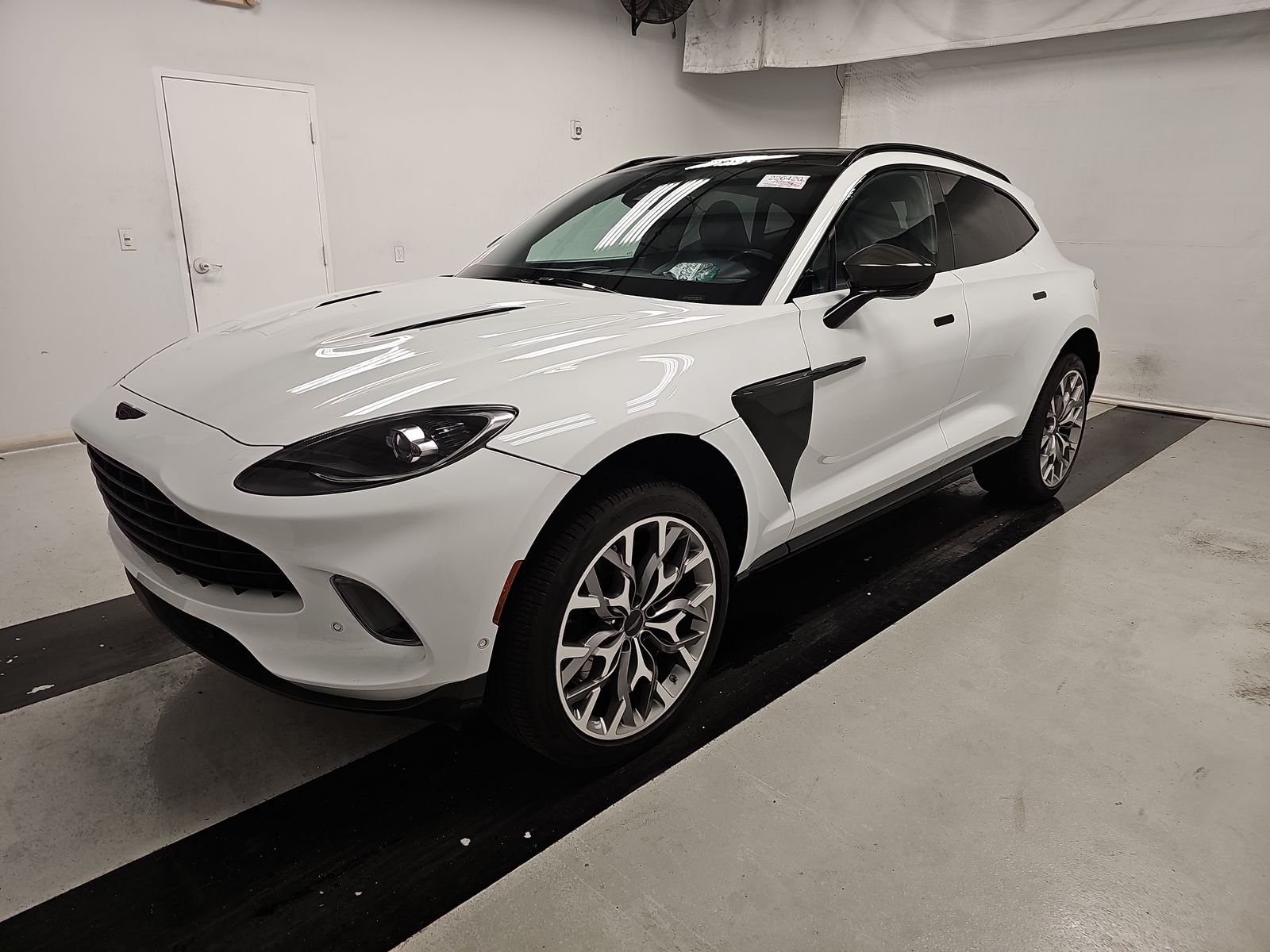 2021 Aston Martin DBX