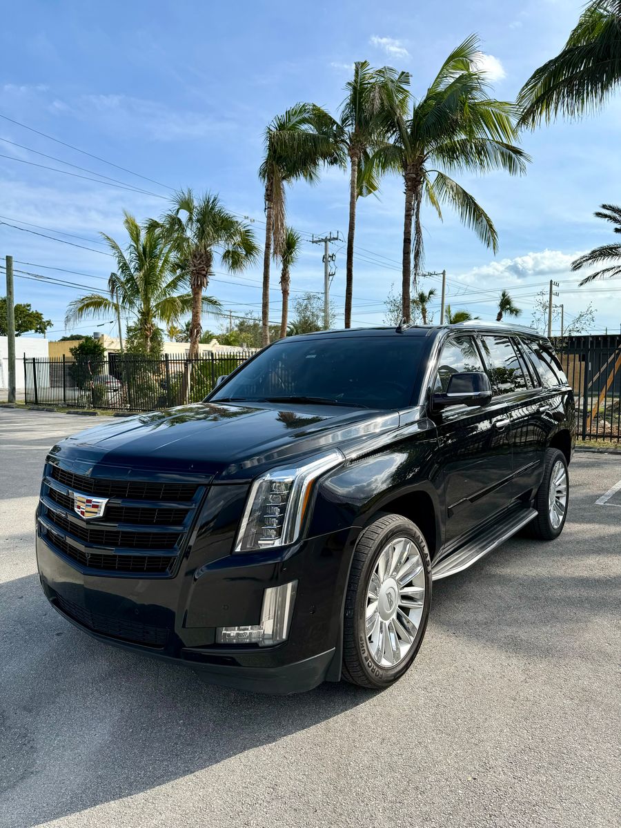 2020 Cadillac Escalade Luxury 1SB
