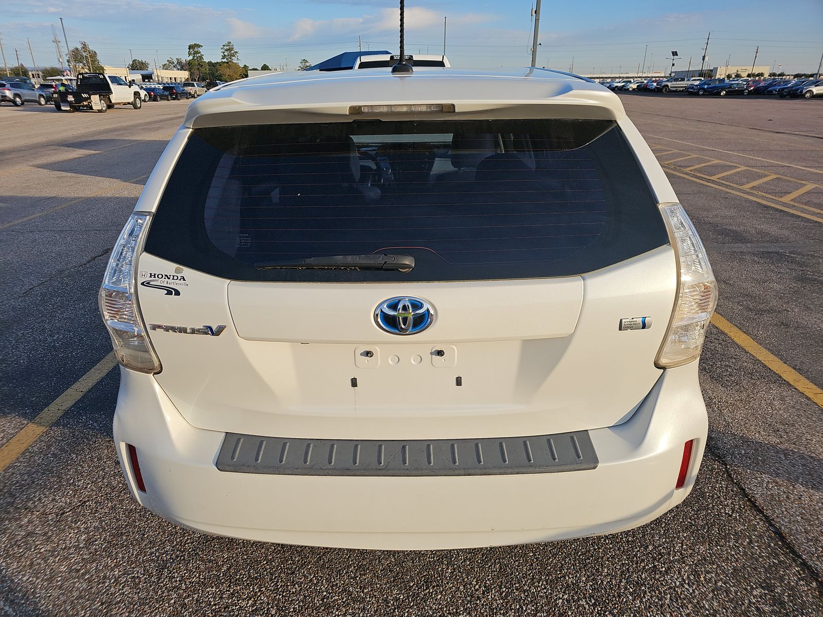 2013 Toyota Prius v Three FWD