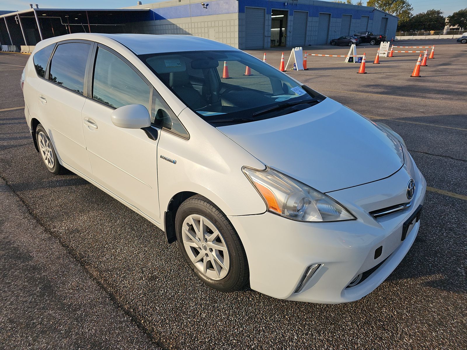 2013 Toyota Prius v Three FWD