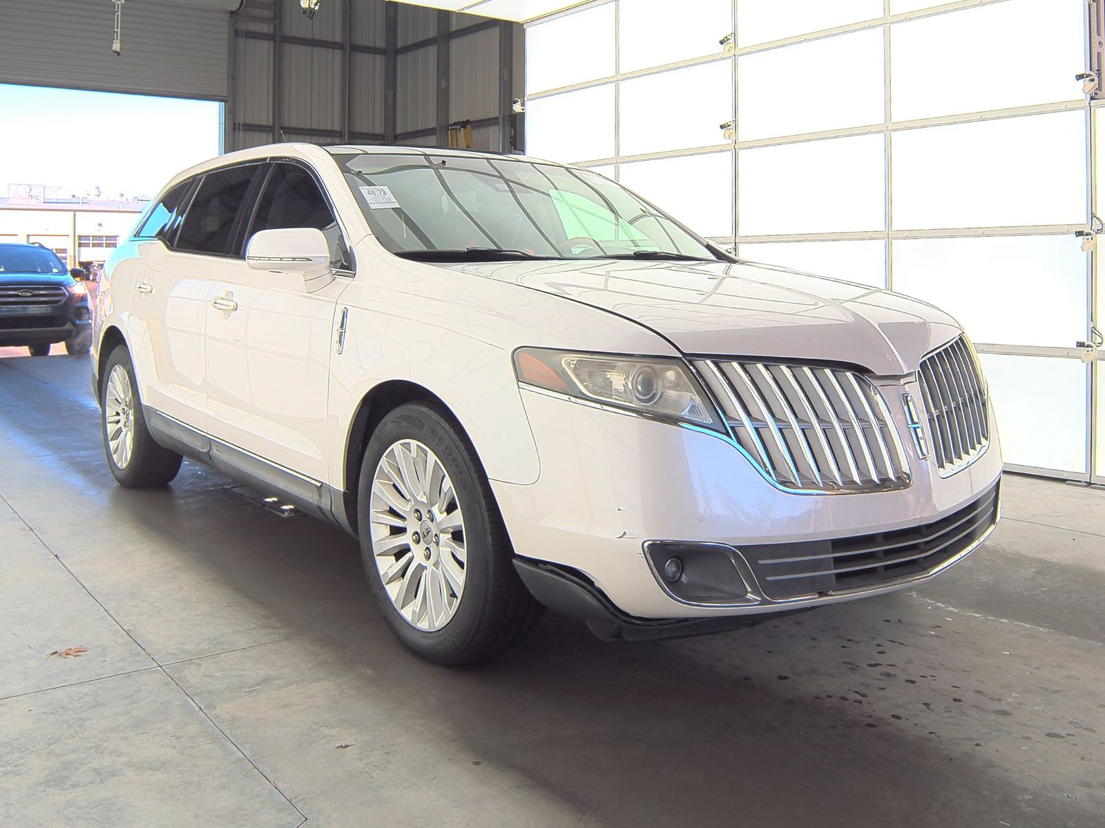 2012 Lincoln MKT Base FWD