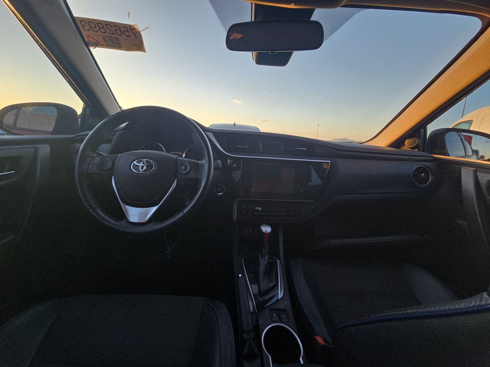 2018 Toyota Corolla SE FWD