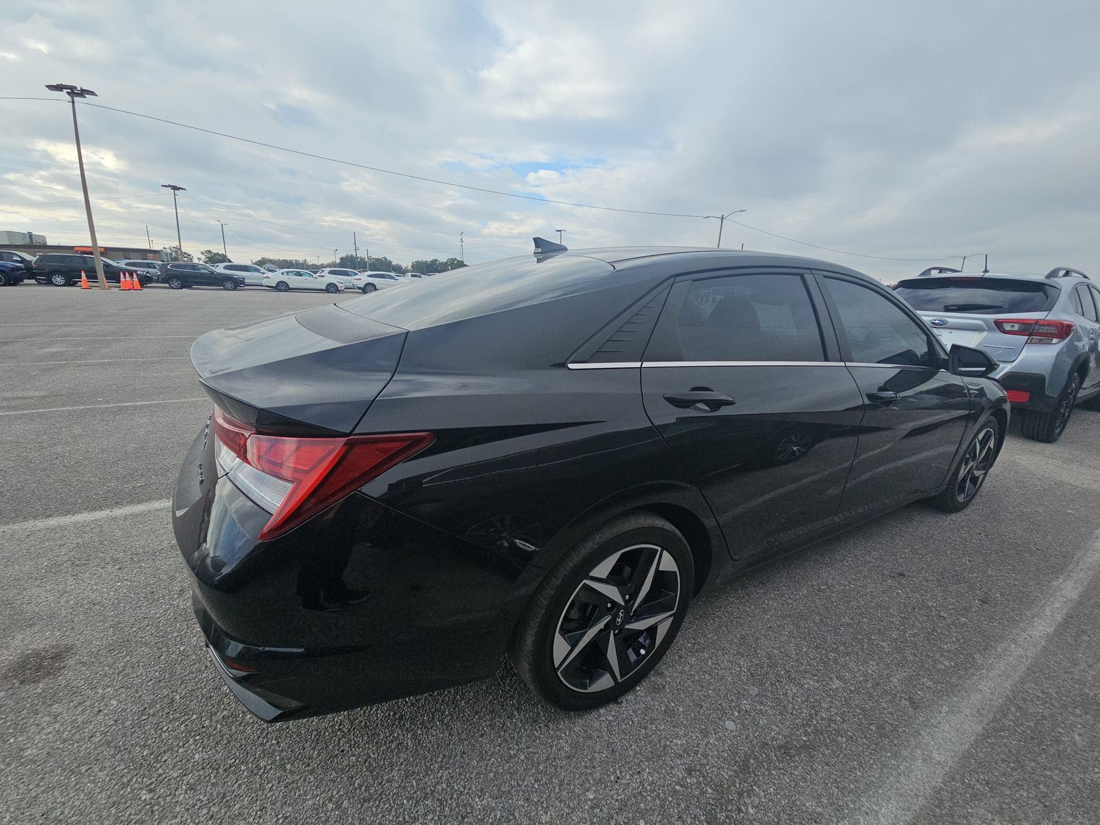 2021 Hyundai Elantra Limited FWD