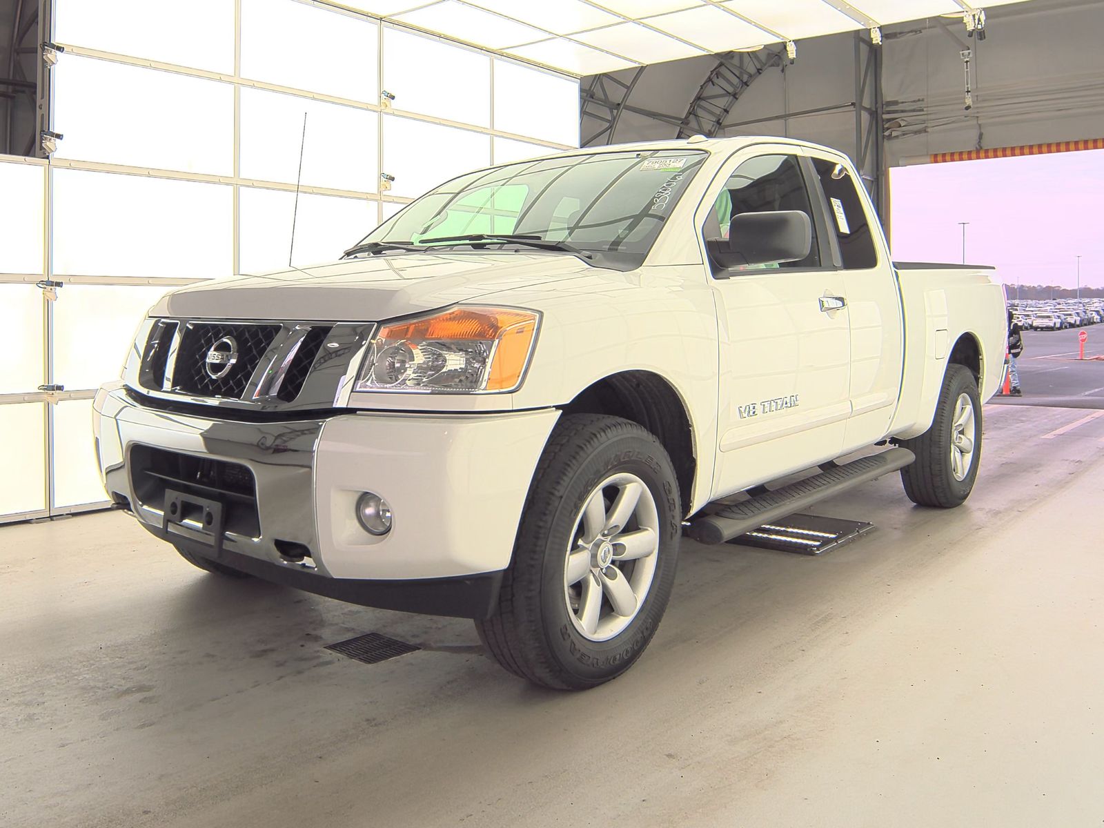 2014 Nissan TITAN SV Extended Cab Short Bed