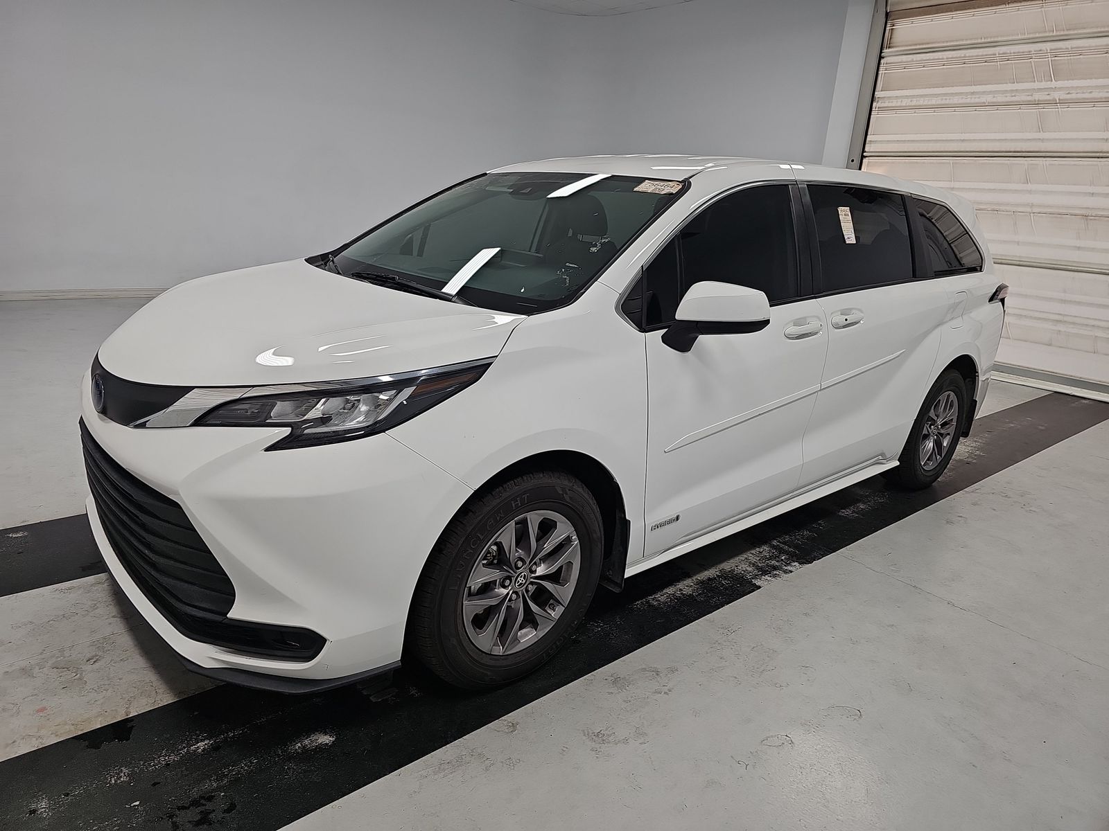 2021 Toyota Sienna LE 8-Passenger 120.5