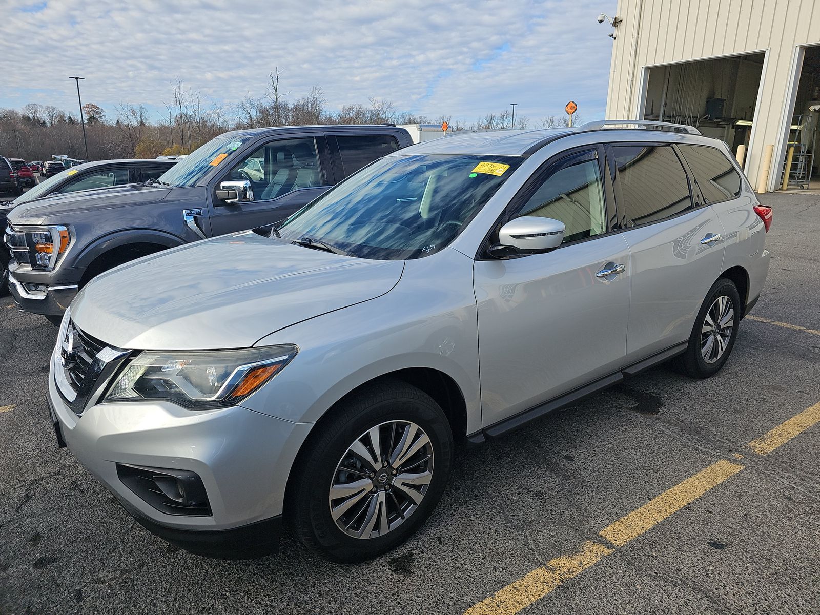 2019 Nissan Pathfinder S