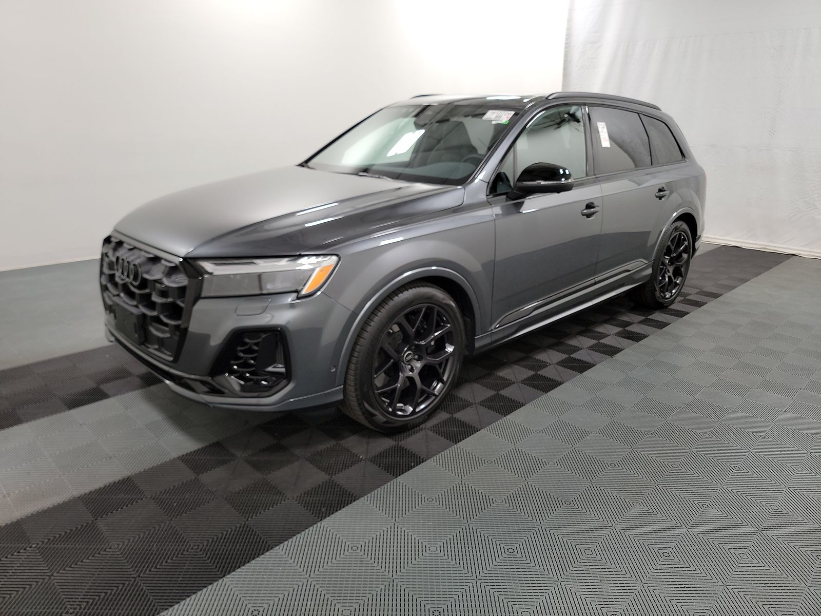 2025 Audi SQ7 Premium Plus