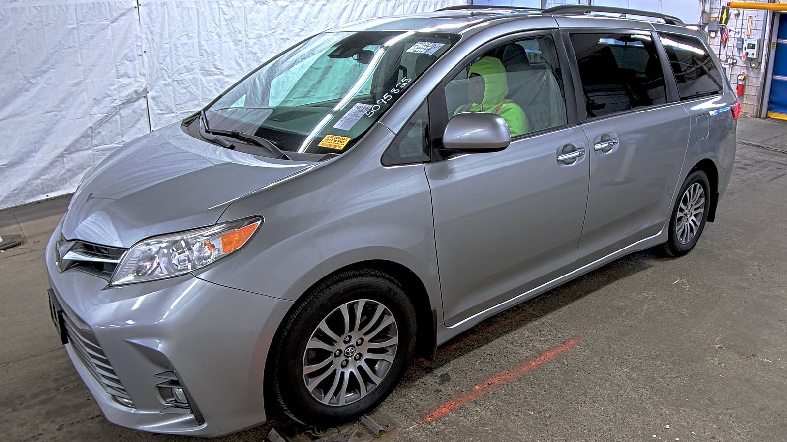 2018 Toyota Sienna XLE FWD