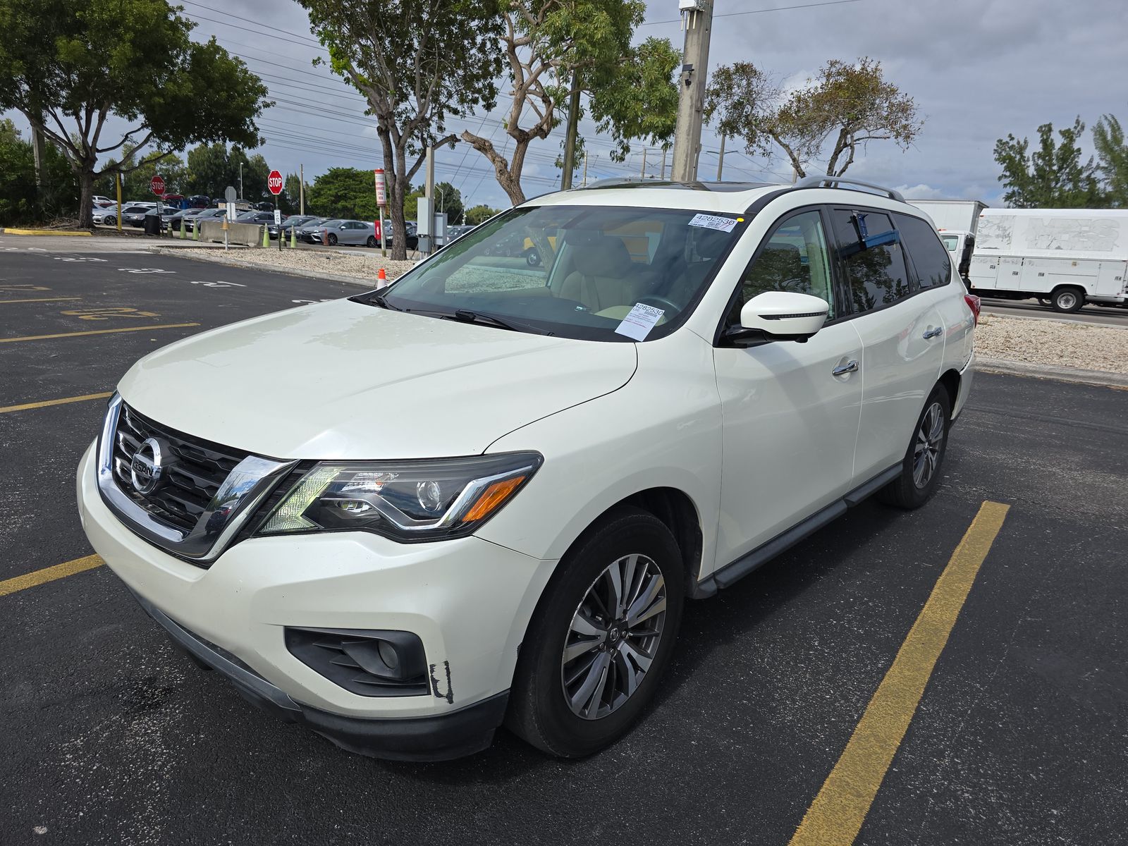 2017 Nissan Pathfinder SL