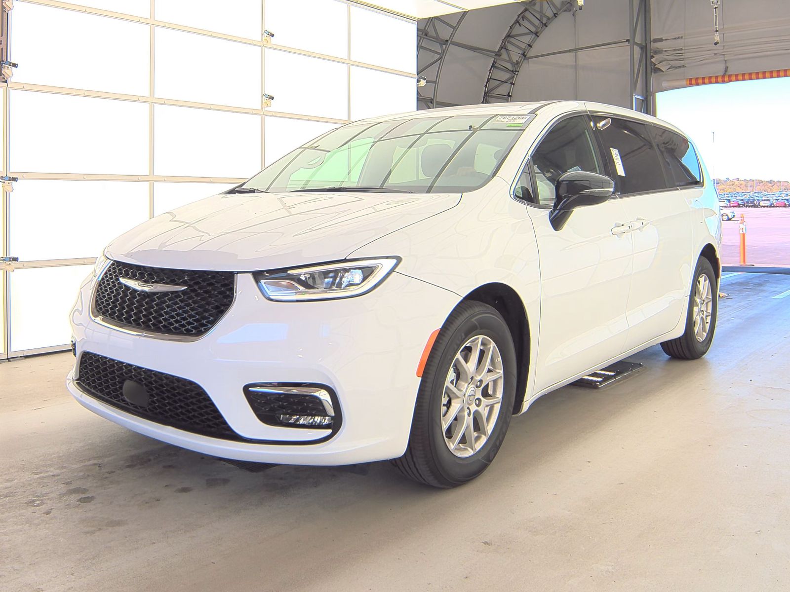 2024 Chrysler Pacifica Touring 121.6