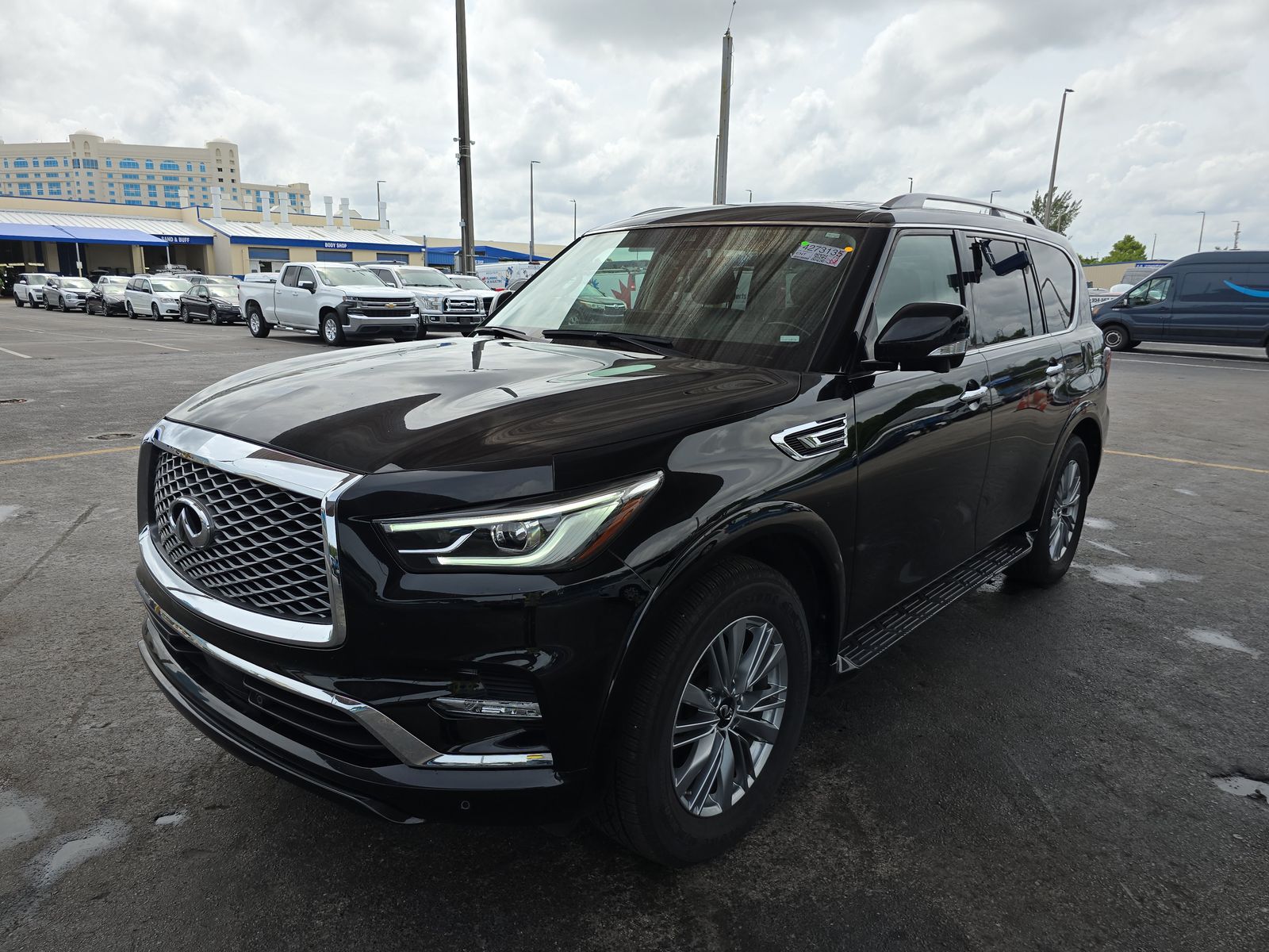 2022 INFINITI QX80 LUXE