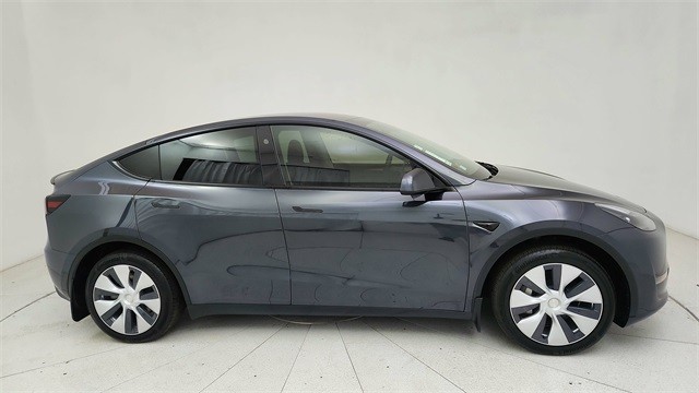 2024 Tesla Model Y Standard Range