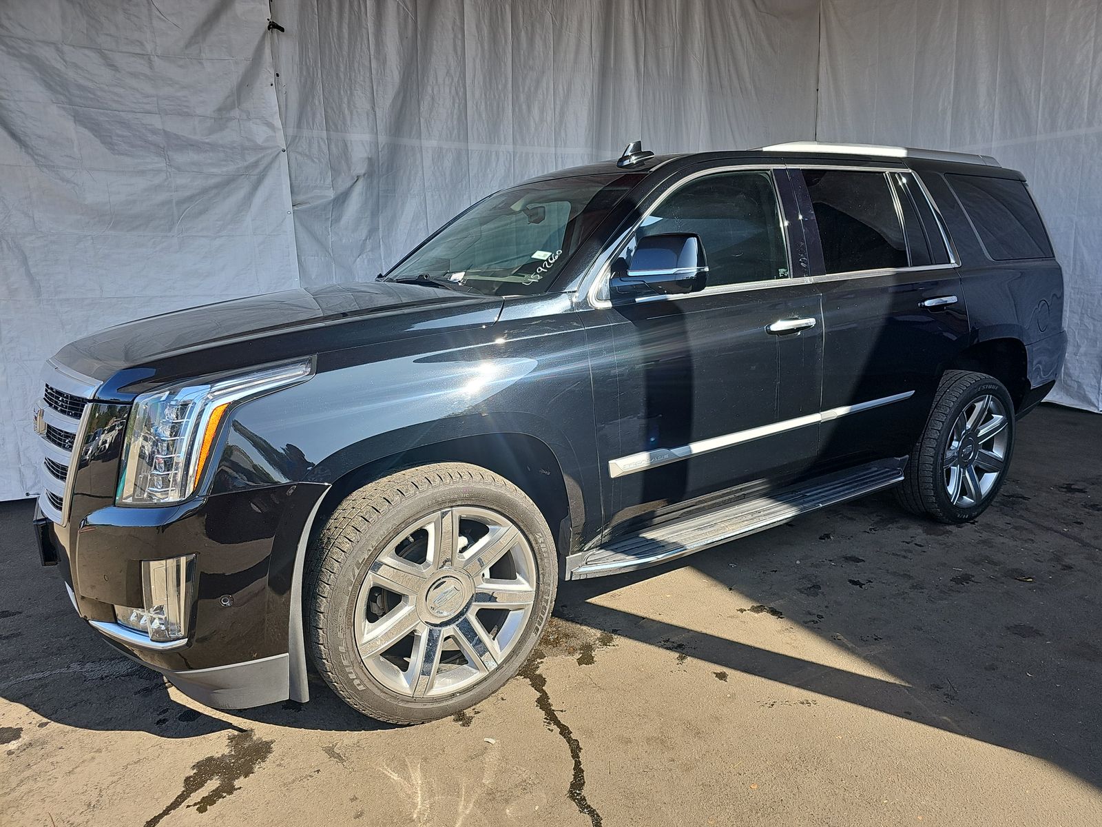 2019 Cadillac Escalade Luxury 1SB