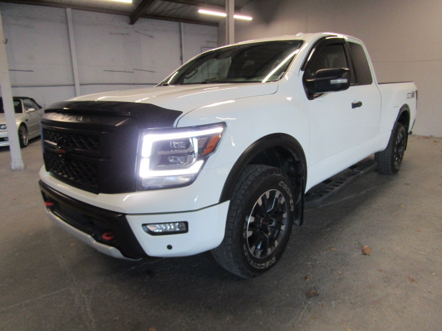 2020 Nissan TITAN PRO-4X Extended Cab Short Bed w/Rear Doors