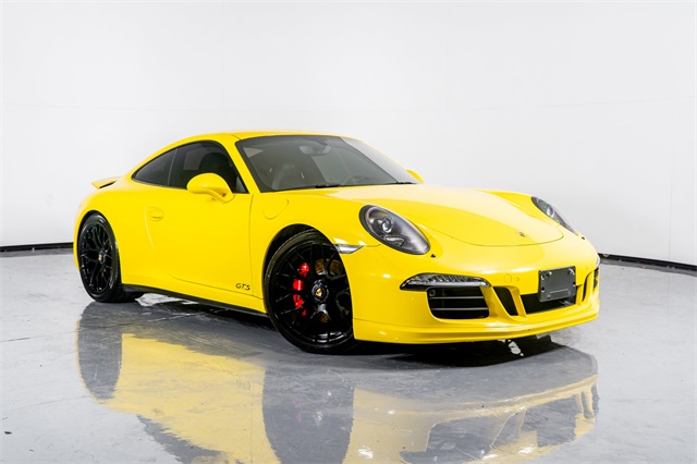 2015 Porsche 911 Carrera GTS Coupe