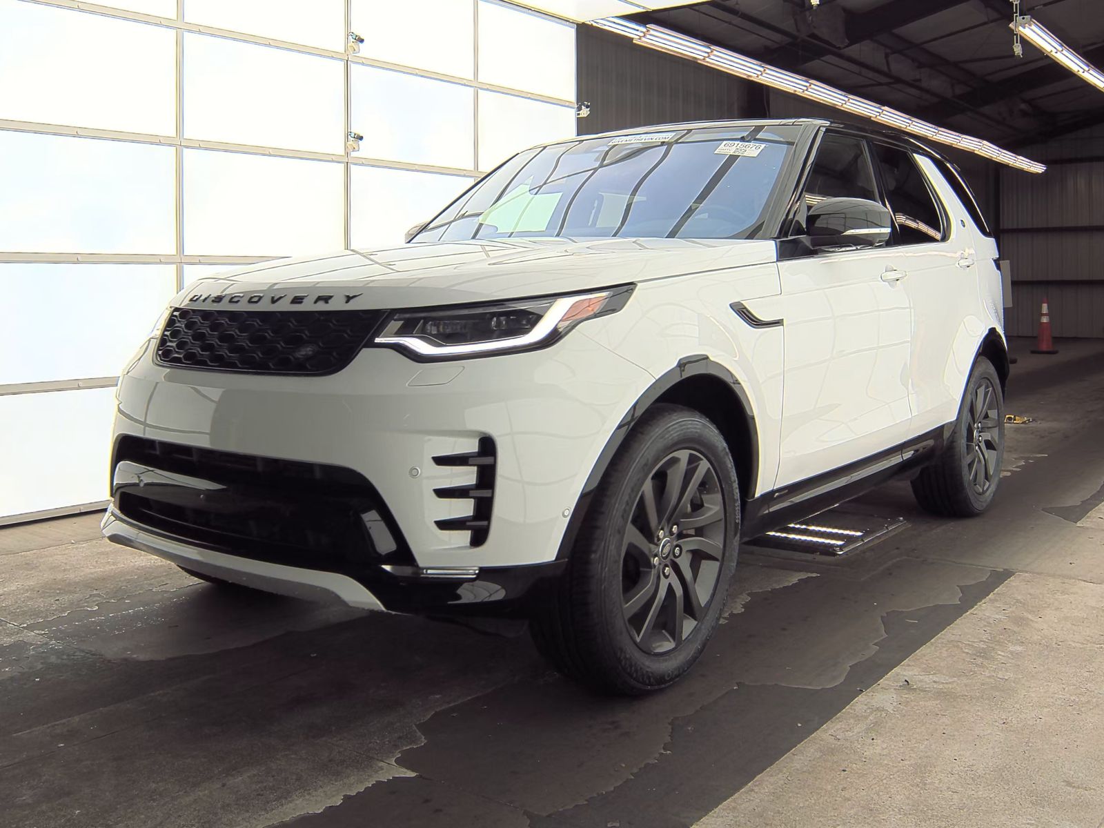 2022 Land Rover Discovery S R-Dynamic
