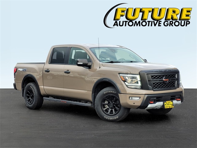 2020 Nissan TITAN PRO-4X Crew Cab Extra Short Bed