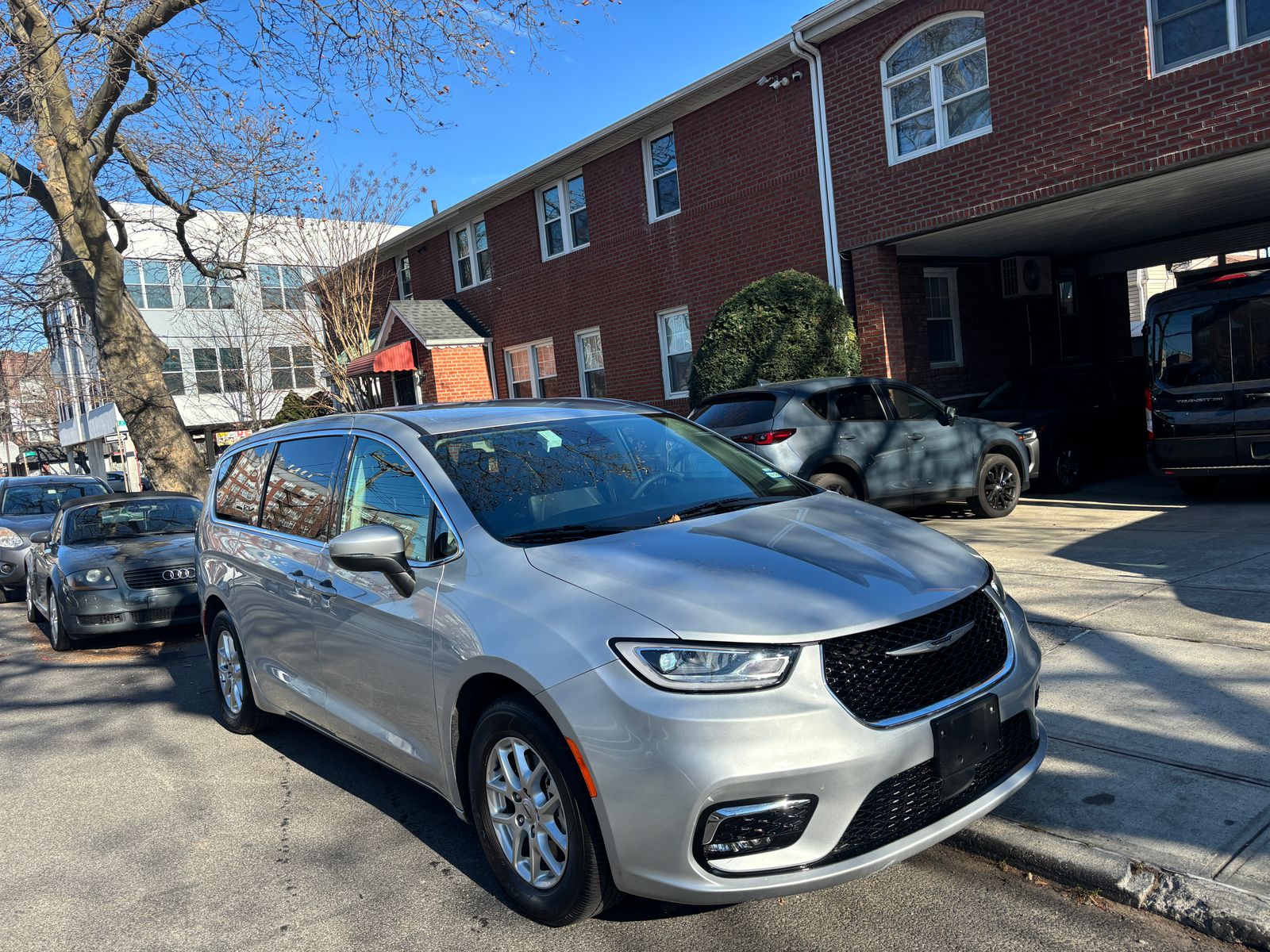 2023 Chrysler Pacifica Touring L 121.6