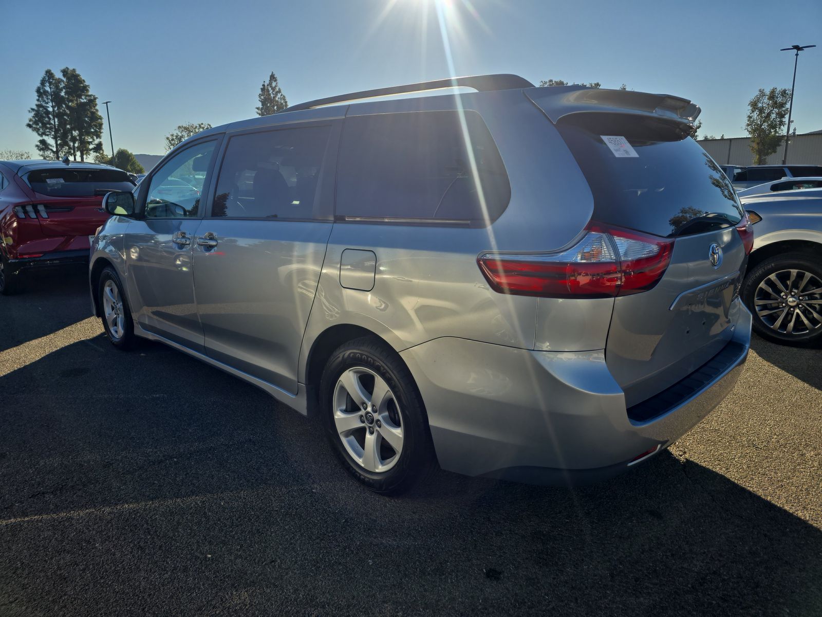 2019 Toyota Sienna LE FWD