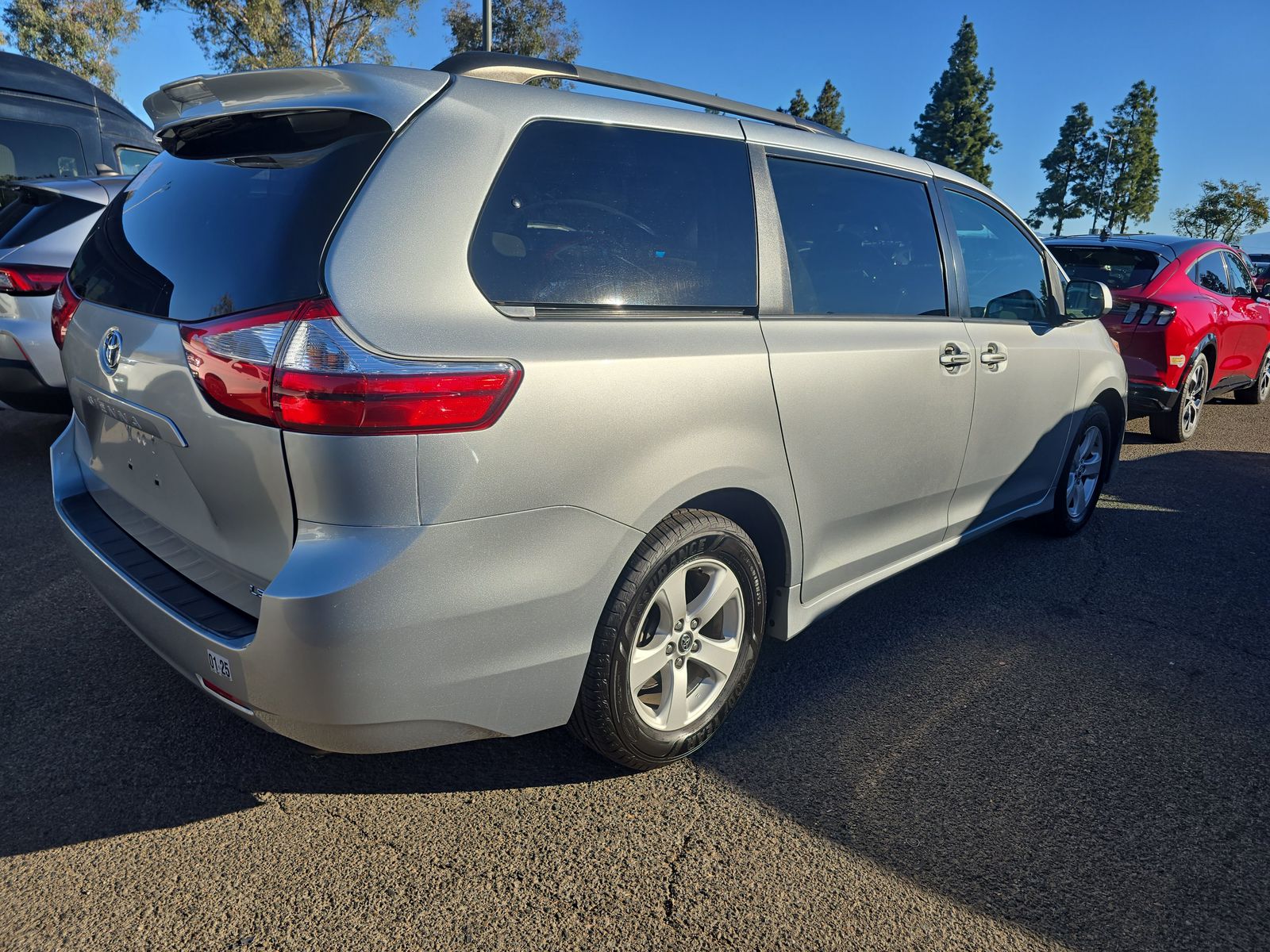 2019 Toyota Sienna LE FWD