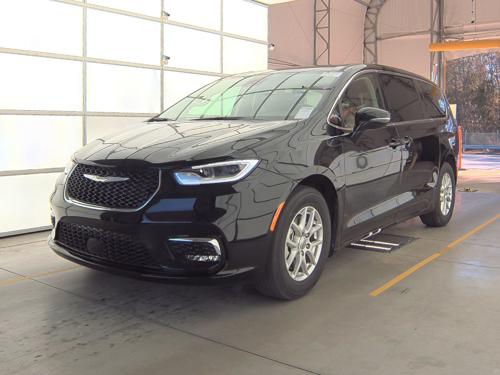2024 Chrysler Pacifica Touring L 121.6