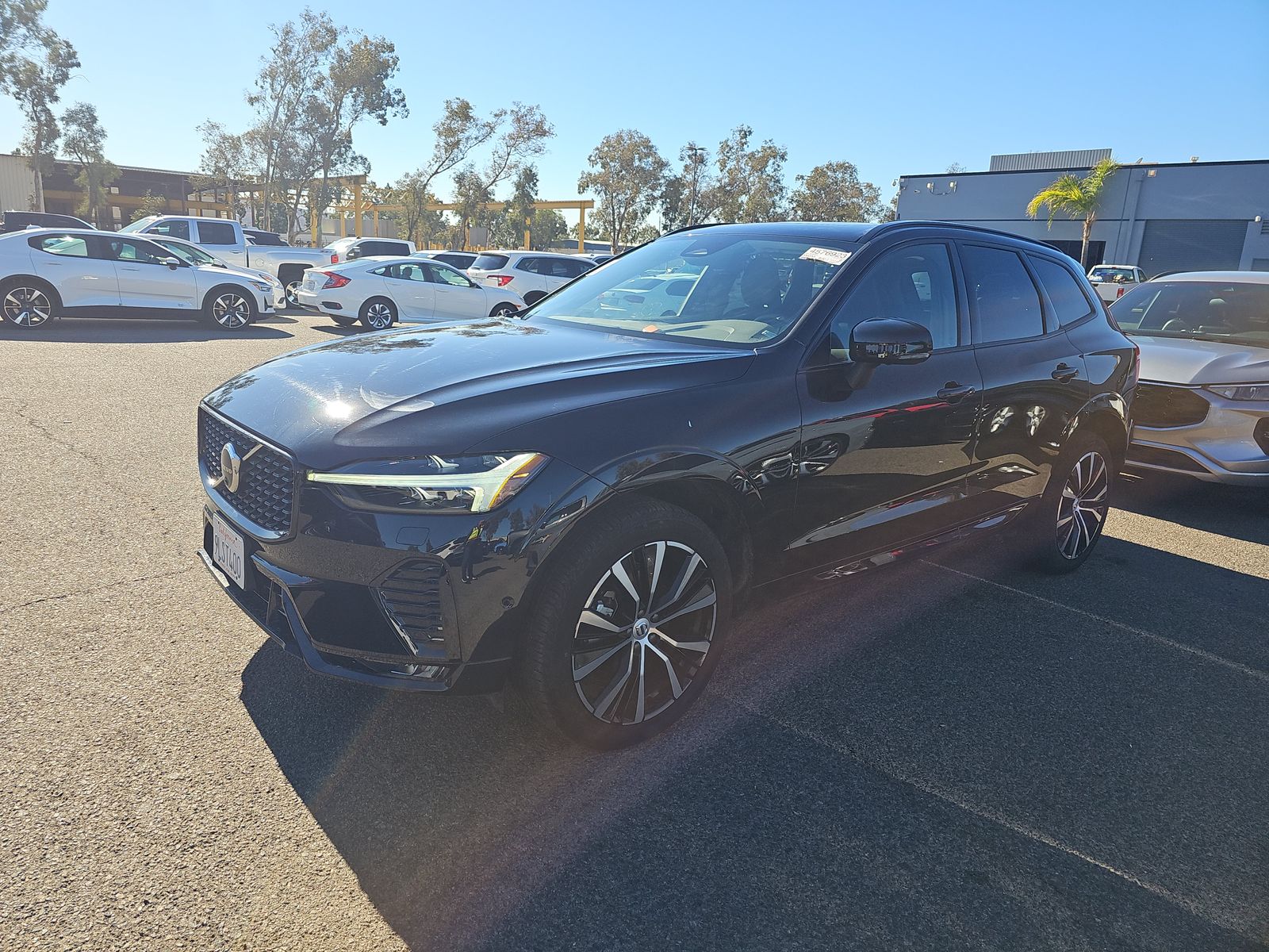 2024 Volvo XC60 B5 Plus Dark Theme