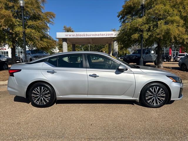 2023 Nissan Altima SV