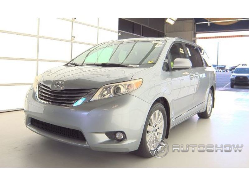 2016 Toyota Sienna XLE Premium 7-Passenger 119.3