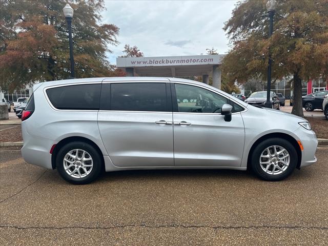 2023 Chrysler Pacifica Touring L 121.6