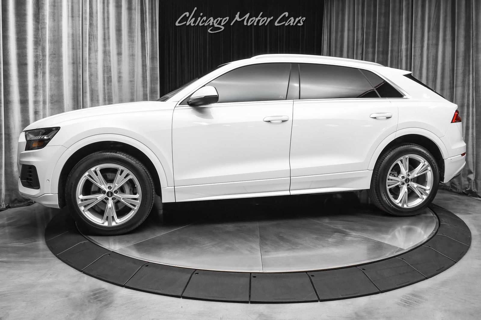 2023 Audi Q8 Premium Plus