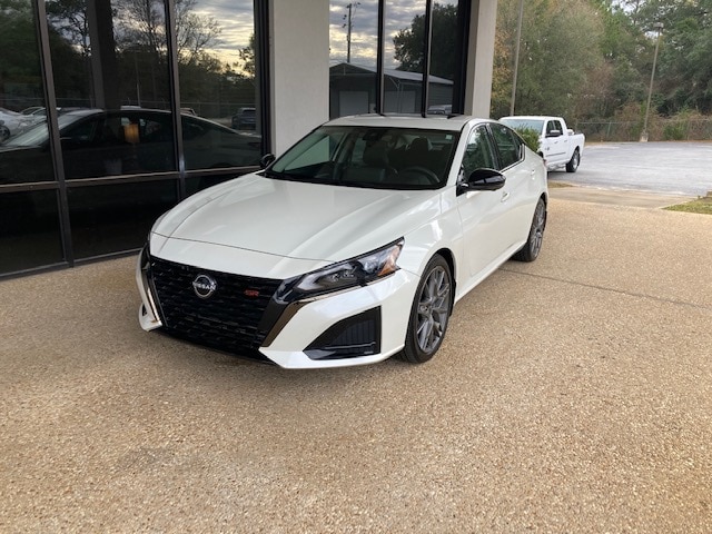2023 Nissan Altima SR