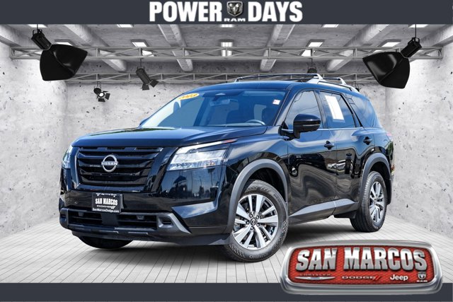 2023 Nissan Pathfinder SL