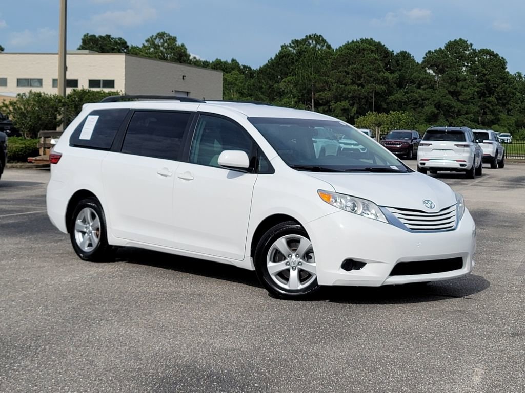 2016 Toyota Sienna LE 8-Passenger 119.3