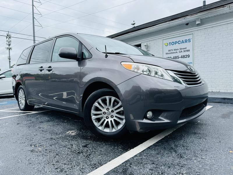 2014 Toyota Sienna XLE 8-Passenger 119.3
