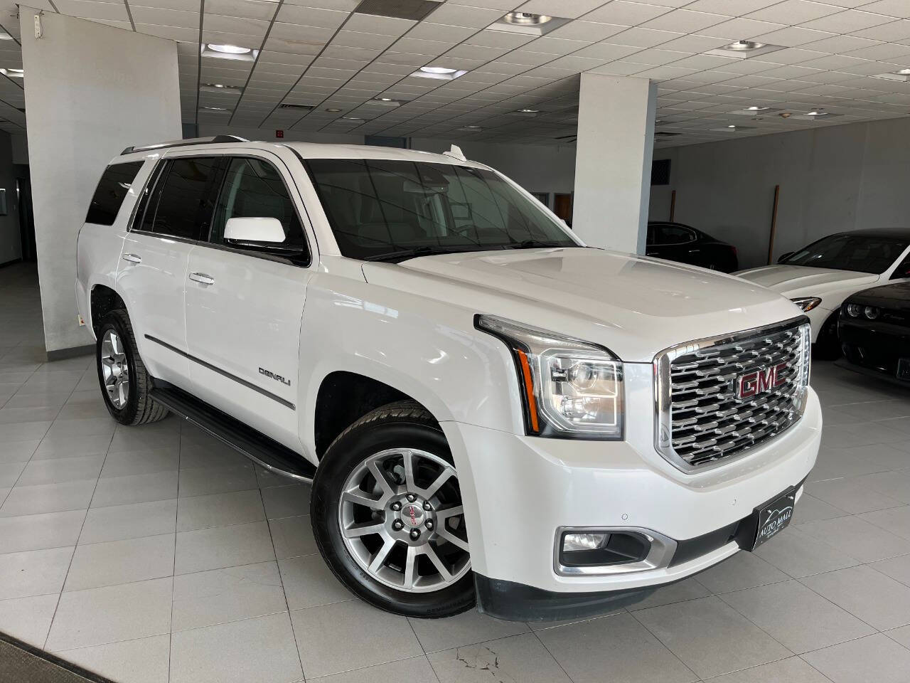 2018 GMC Yukon Denali 5SA