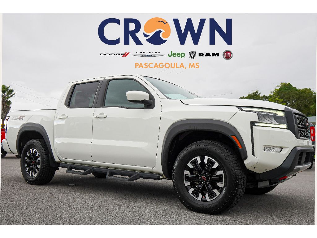 2022 Nissan Frontier PRO-4X Crew Cab Short Bed