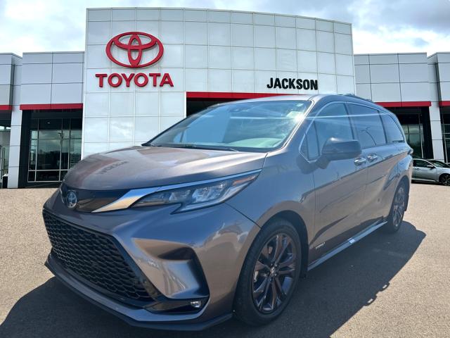 2021 Toyota Sienna XSE 7-Passenger 120.5