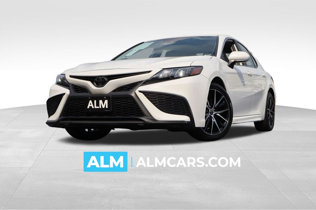 2022 Toyota Camry SE
