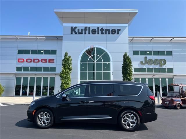 2023 Chrysler Pacifica Limited 121.6