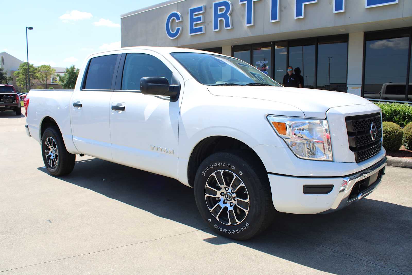 2022 Nissan TITAN SV Crew Cab Extra Short Bed