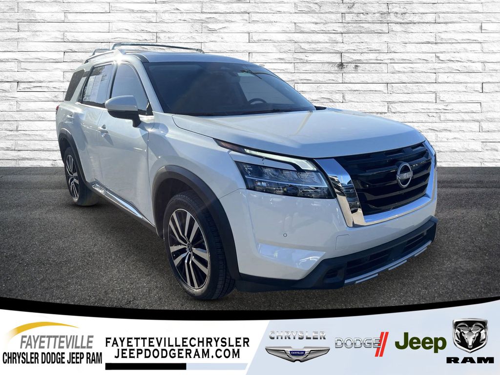 2023 Nissan Pathfinder Platinum
