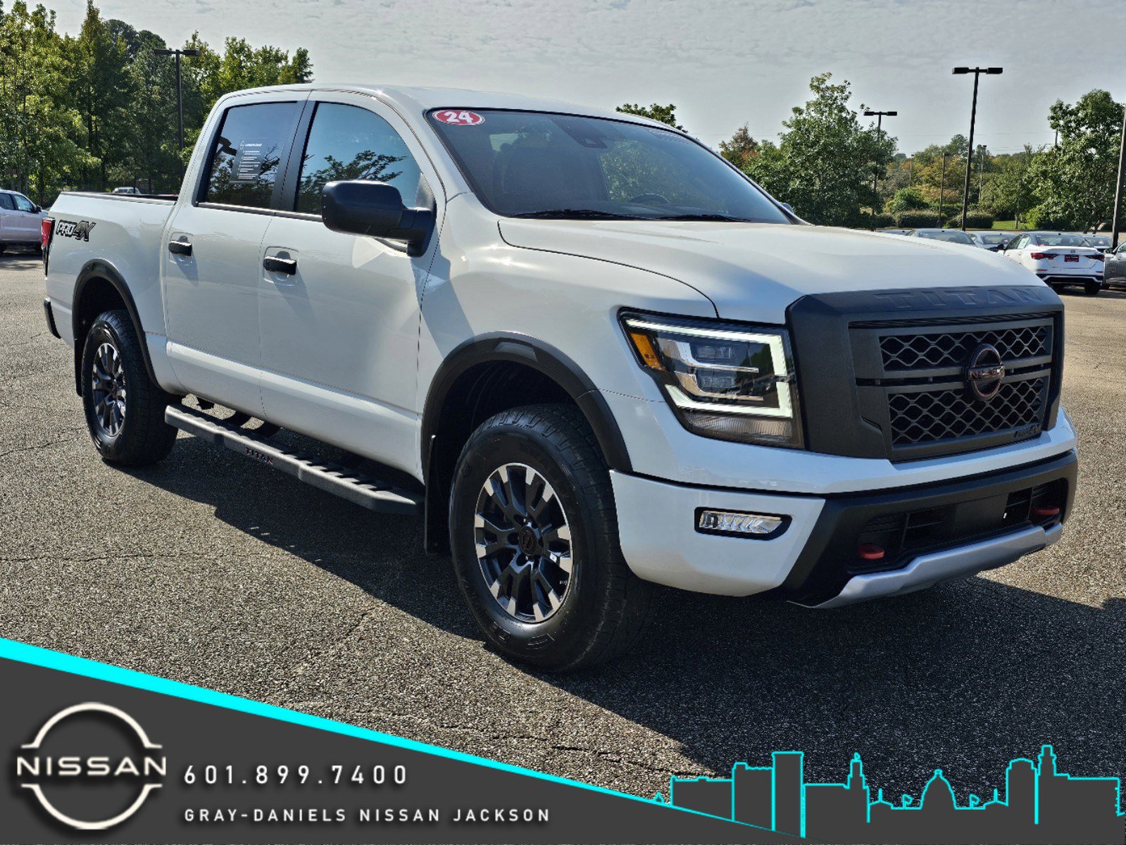 2024 Nissan TITAN PRO-4X Crew Cab Extra Short Bed