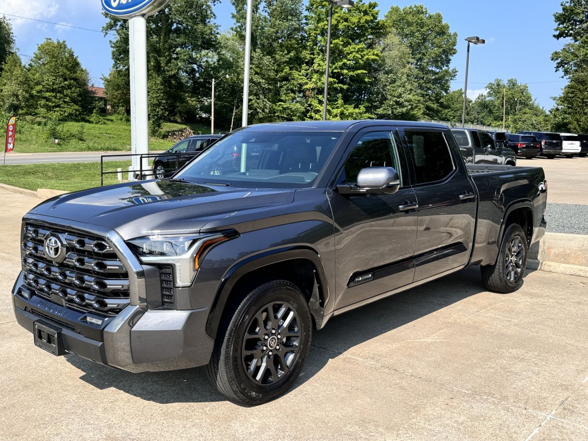 2022 Toyota Tundra Platinum Crew Cab Short Bed