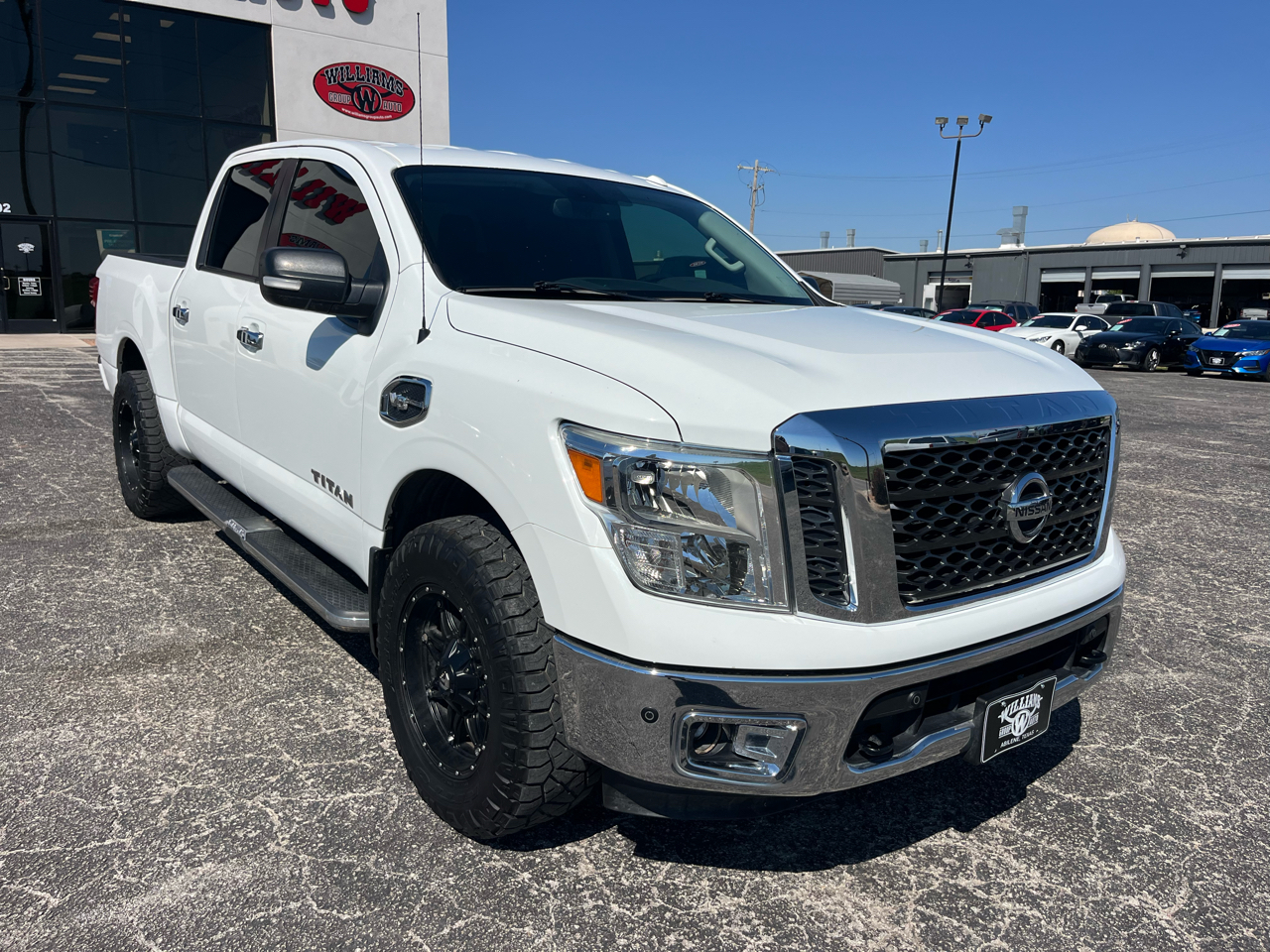 2017 Nissan TITAN SV Crew Cab Extra Short Bed
