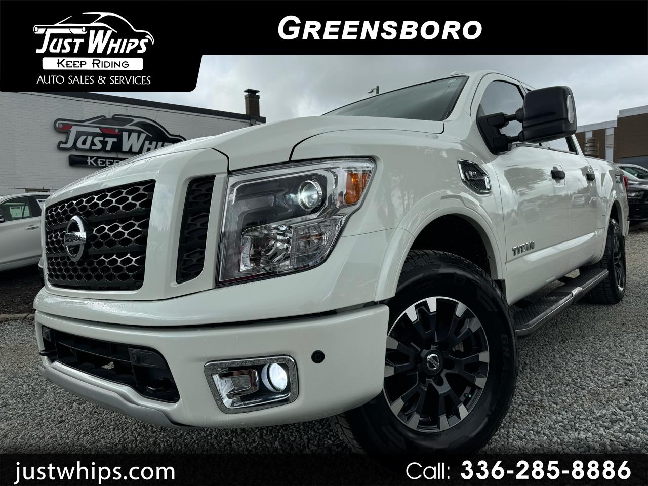 2017 Nissan TITAN PRO-4X Crew Cab Extra Short Bed