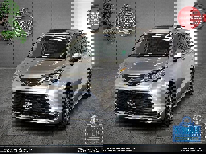 2021 Toyota Sienna XLE 8-Passenger 120.5
